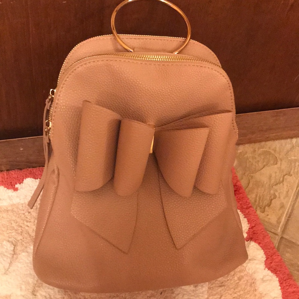 Ladies Handbag New Condition. Gift, rarely used.